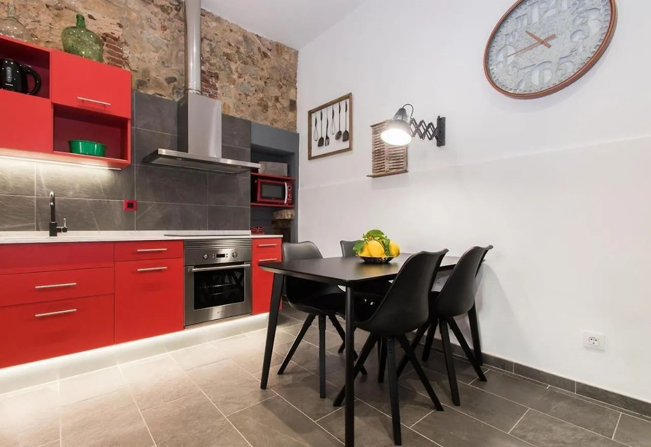 Petit Loft Apartment Canet De Mar Spain