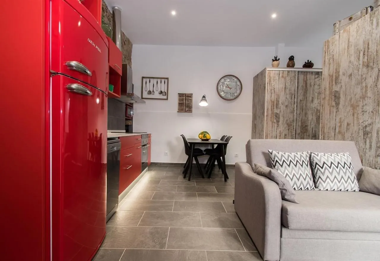 Petit Loft Apartment Canet De Mar Spain