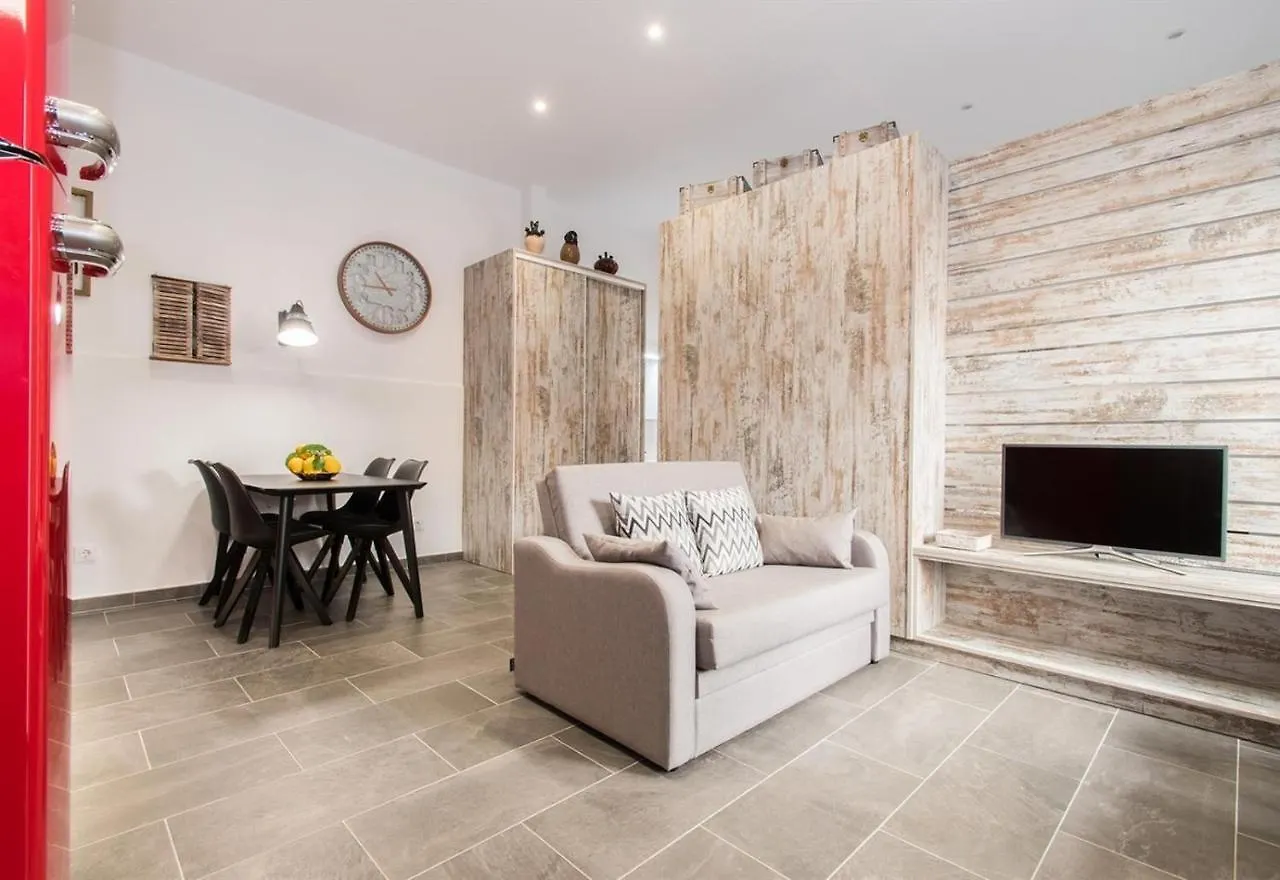 Petit Loft Apartment Canet De Mar